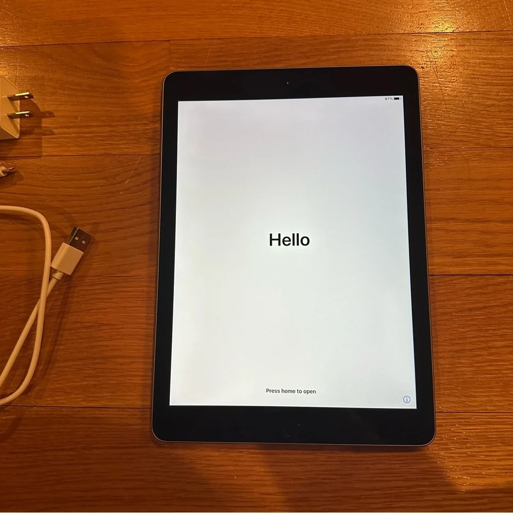 Refurbished Apple iPad (2018) - Space Gray (Renewed)